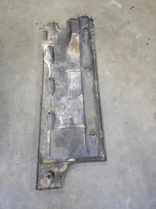 OEM 7N0825201A Bouclier Sous-Caisse Gauche - Occasion image 3
