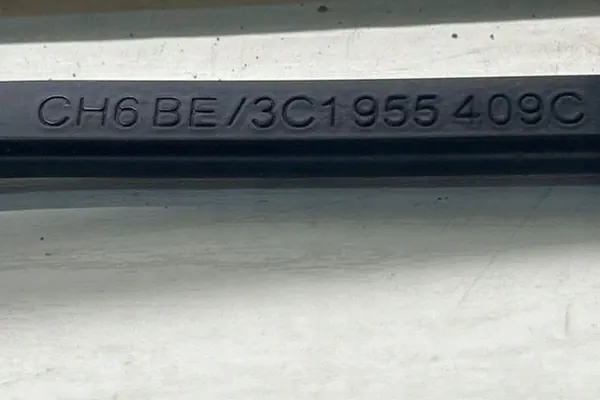 Front Wipers VW PASSAT B7 1.8L gasoline image 3