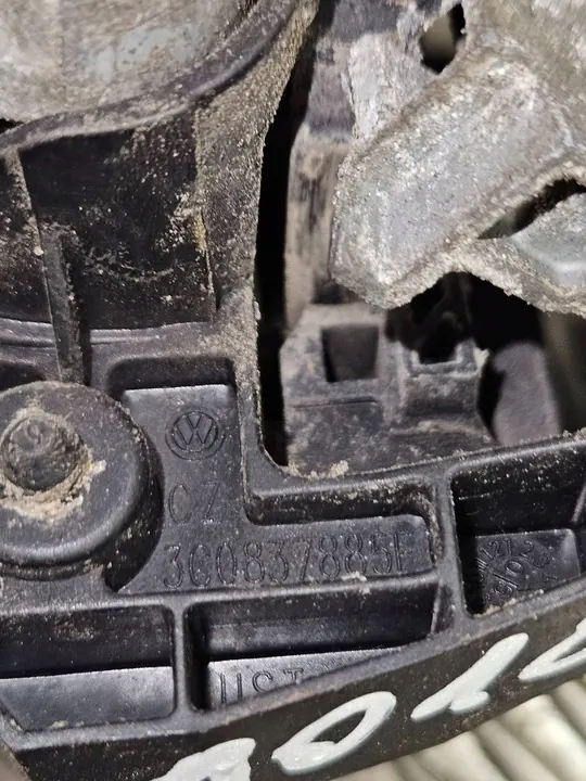 Volkswagen PASSAT B6 2007 Etuvasemman oven kahva OEM image 5