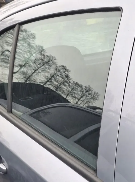 Zijruit rechter achterdeur Opel Astra H 5D HB image 2