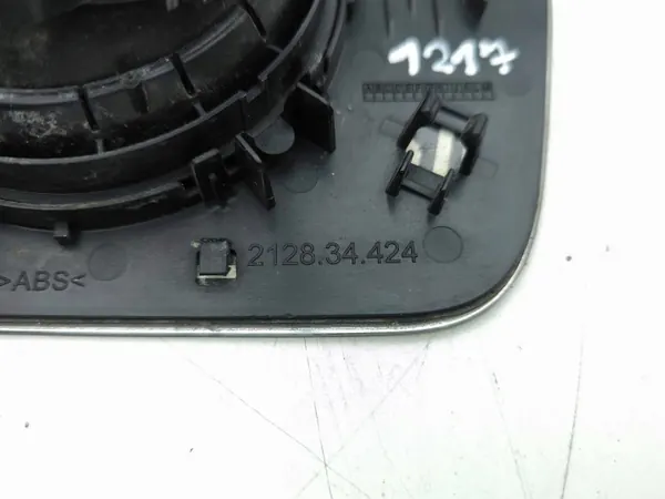 SEAT Ateca 2017 Peilinasettama OEM 212834424 image 9