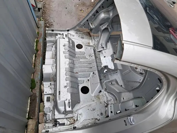Panneau arrière gauche REARLEFTQUARTER Volvo OE d'occasion image 4