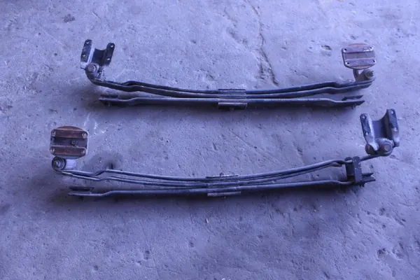 Takajousi OEM RESOR TYŁ 3 PIORA NISSAN CABSTAR 05r. LIFT image 5