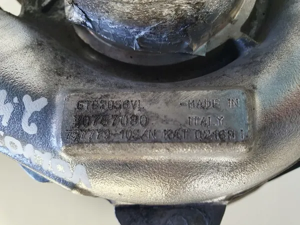 Volvo S60 I V70 II 2.4 D5 Turbocompresor 30757080 image 2