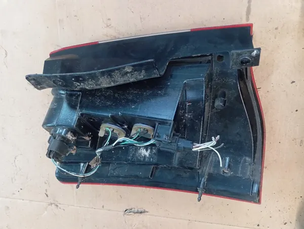 CHRYSLER TOWN COUNTRY 11- 3.6 Lámpara Trasera Derecha OEM image 5