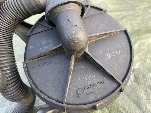 AUDI A6 C6 A8 D3 Pompe à air secondaire image 3