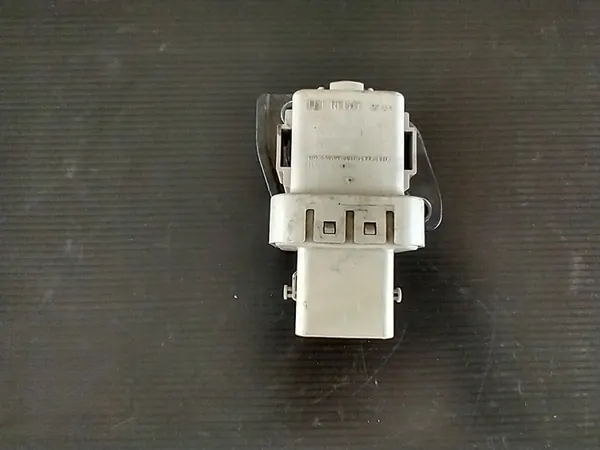 KIA SPORTAGE III 2.0CRDI Relais 36830-2F360 image 1