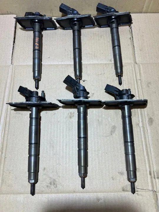 Iniettore AUDI A5 8T 2.7 TDI 059130277AP image 3