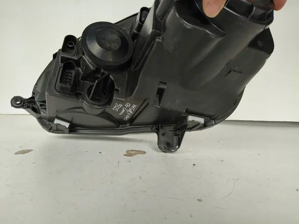 Oikea Ajovalo VW Golf V 1K 03- Musta image 6