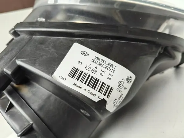 Oikea Ajovalo VW Golf V 1K 03- Musta image 8