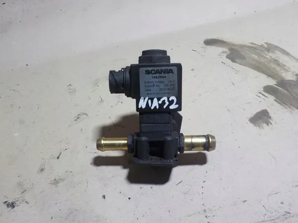 Válvula de agua Scania OEM 1863594 - Usada image 2