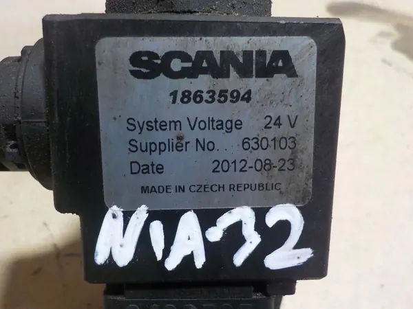 Válvula de agua Scania OEM 1863594 - Usada image 3