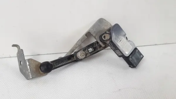 Sensor de Nivel Derecho Volvo XC90 II OEM 31360331 image 2