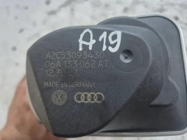 Corpo de borboleta 06A133062AT Audi A3 Sportback VW Golf V 1.6 image 6