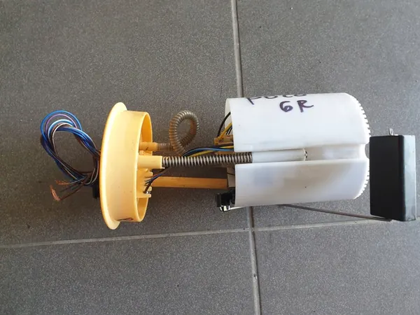 Brandstofpomp VW Polo 6R 1.6 TDI image 2