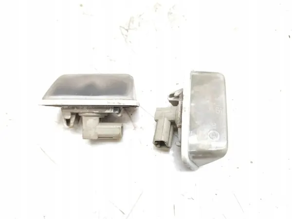 Registreringsskyltsljus Toyota Previa R3 OEM E130186 image 3