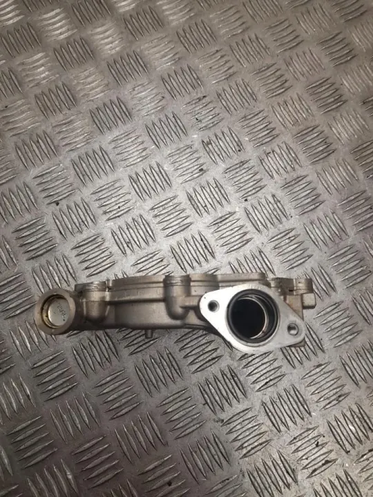Öljypumppu Ford Mustang VI 2017 OEM BR3E6621AC image 3