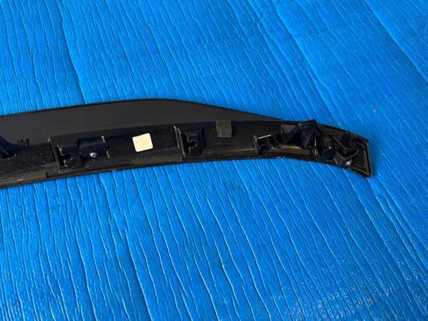 Spoiler de hayon OEM 76812-42150 pour Toyota BZ4X image 6