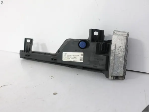 Porsche 911 992 DRL Fram Höger 992941312A image 6
