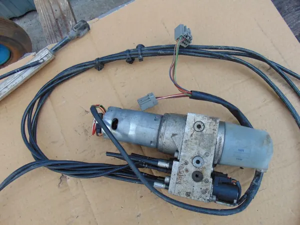 OEM Dachhydraulikpumpe für Focus MK2 Cabrio image 6