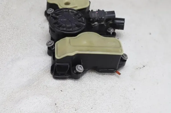 Separador de óleo usado OEM AAA21316200 VW 2.0L image 2