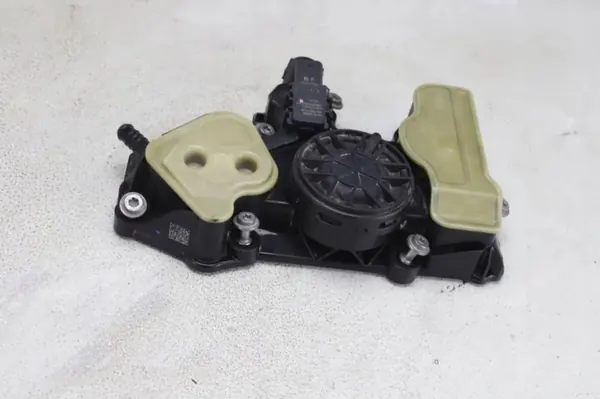 Separador de óleo usado OEM AAA21316200 VW 2.0L image 3