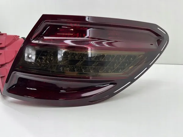 MERCEDES W204 C63 AMG ACHTERLAMPS COMPLEET A2048202064 image 7