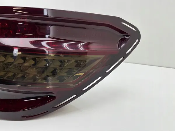 MERCEDES W204 C63 AMG ACHTERLAMPS COMPLEET A2048202064 image 8