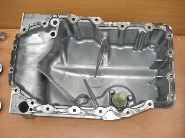 VW AUDI SKODA 1.5 TSI TFSI Oljetank + Sensor image 4