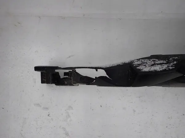 BMW 3 F30 F31 LCI Etupuskuri Ristikko 15- OEM 51117386153 image 2