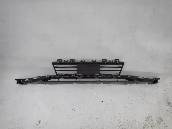 BMW 3 F30 F31 LCI Etupuskuri Ristikko 15- OEM 51117386153 image 3