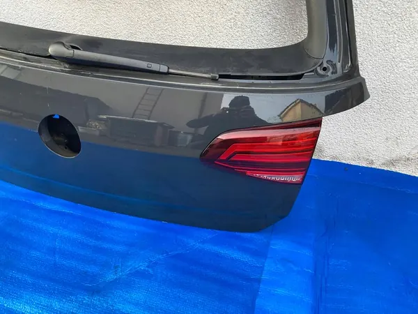 VW GOLF VII LIFT Takaluukku 2018 OEM 5G6827025Q image 3