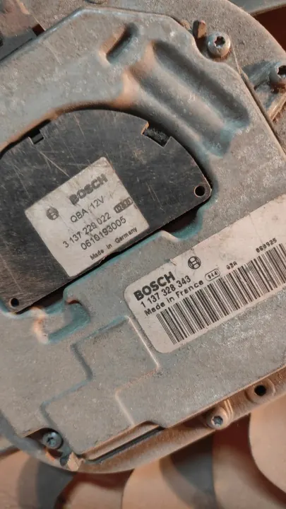 Volvo Kühlerlüftermotor OEM 1137328116 - Gebraucht image 4