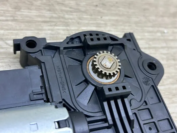 Moteur de toit ouvrant Porsche OEM 9A795959100 - Occasion image 3
