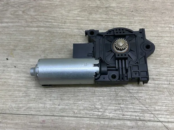 Moteur de toit ouvrant Porsche OEM 9A795959100 - Occasion image 4