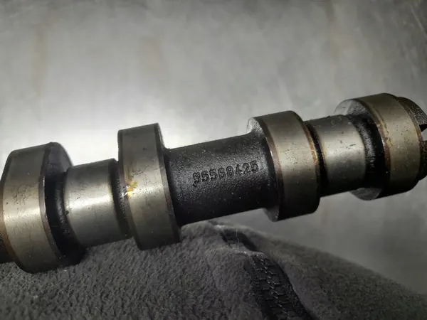 Arbre à cames OPEL 1.2 1.4 16V OEM 55568425 image 4