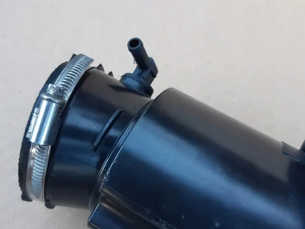 AUDI A6 C6 LIFT 3.0 TFSI Ansaugschlauch 06E129629P image 4