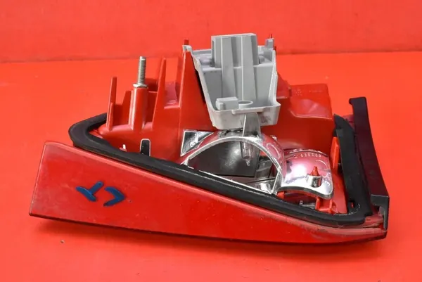 Luz trasera izquierda 8K9945093B Audi A4 B8 Kombi 07-11 image 6