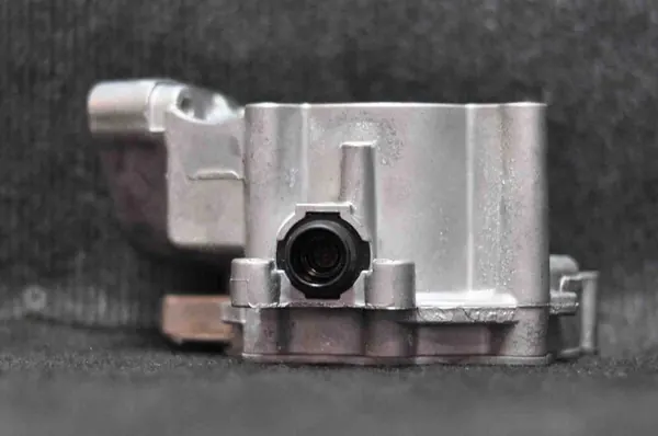 Audi A3 Sportback 2015 Imupumppu OEM 06L145100B image 2