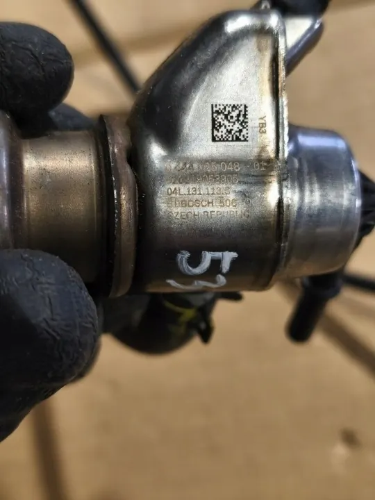 Inyector AdBlue VW AUDI SKODA 2.0 TDI OEM 04L131113S image 3