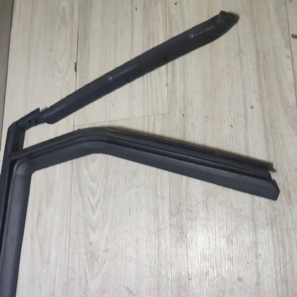Takadoven lasitiiviste vasen Dacia Jogger OEM 1706 image 4