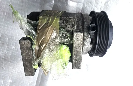 Compressore aria condizionata Jeep Grand Cherokee WK2 OEM image 2