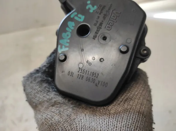 Skoda Drosselklappe OEM 03L128063Q - Gebraucht image 5