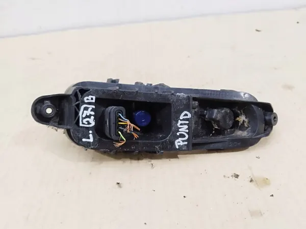 Achterlicht links inleg + stekker OEM 20403752 Fiat Punto EVO image 2