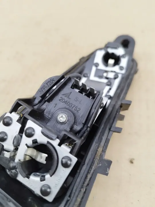 Achterlicht links inleg + stekker OEM 20403752 Fiat Punto EVO image 3