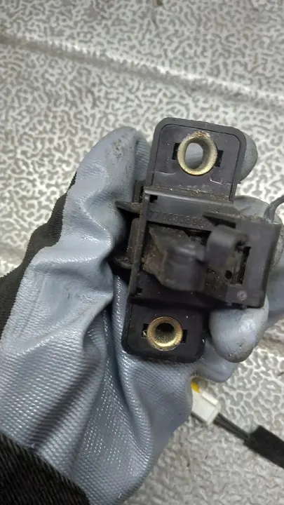 Baklucka Lås Renault Clio II 7700308997 image 3