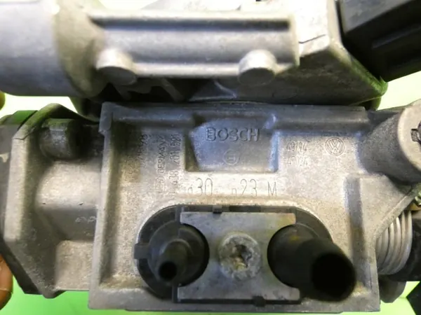 Corps de papillon VW POLO 6N 1.3 ADX OEM image 10