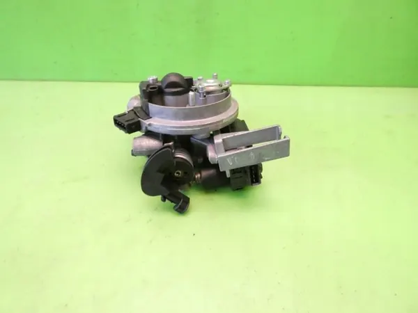 Corps de papillon VW POLO 6N 1.3 ADX OEM image 7