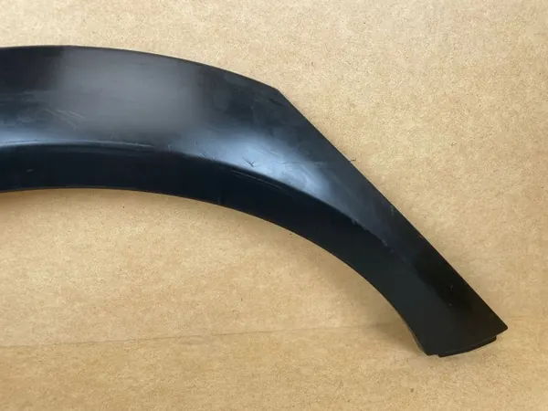 OEM 8K9853818A Pare-boue arrière droit Audi A4 B8 image 3
