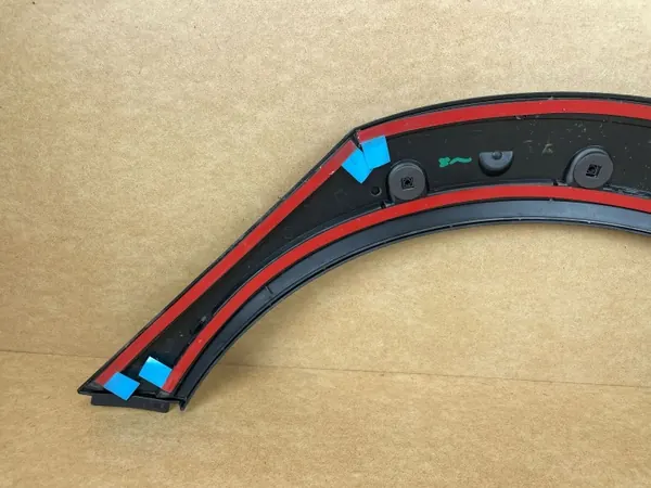 OEM 8K9853818A Pare-boue arrière droit Audi A4 B8 image 5